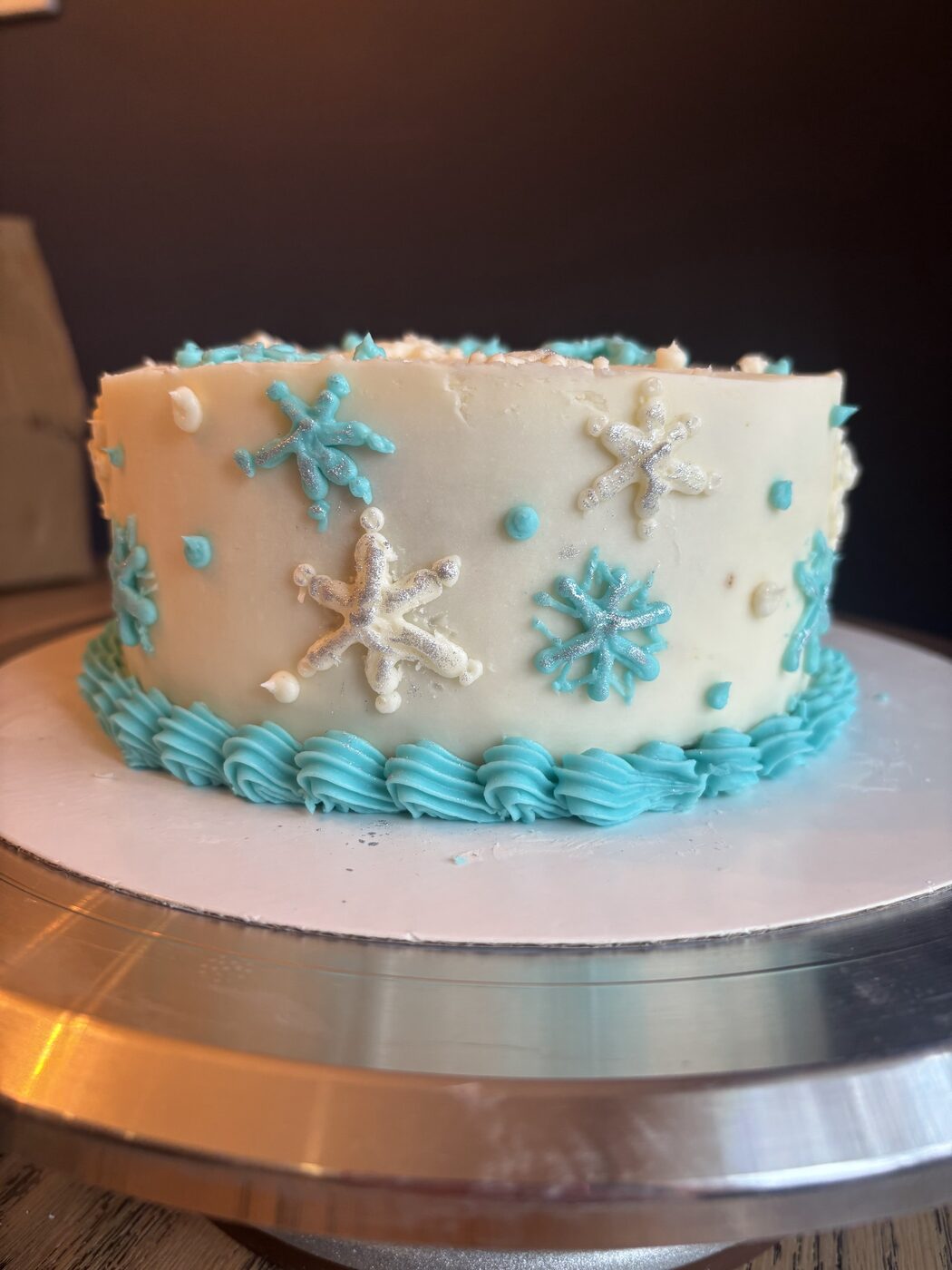 Snowflake winter cake
